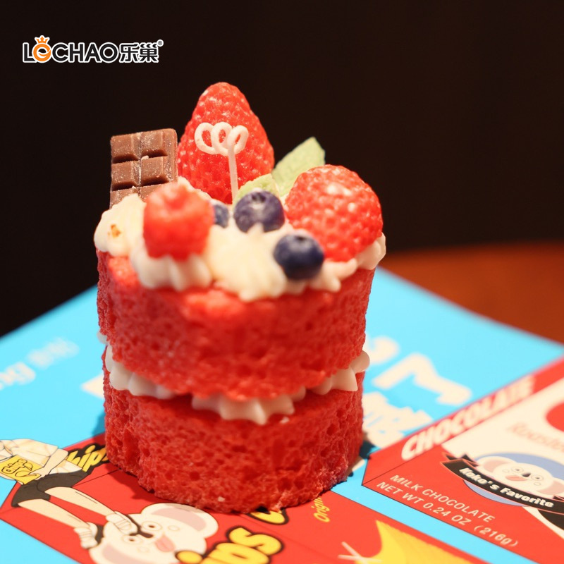Two-Layer Strawberry Cake Scented Candle