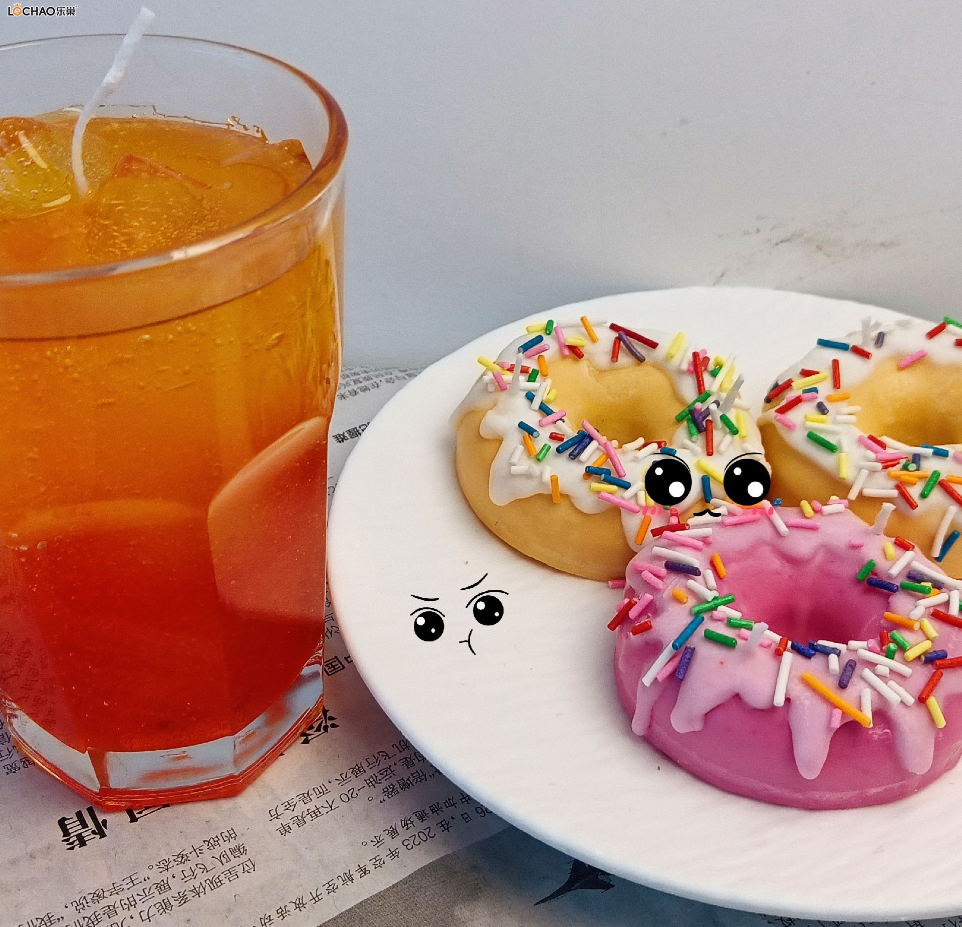 Donut scented candle