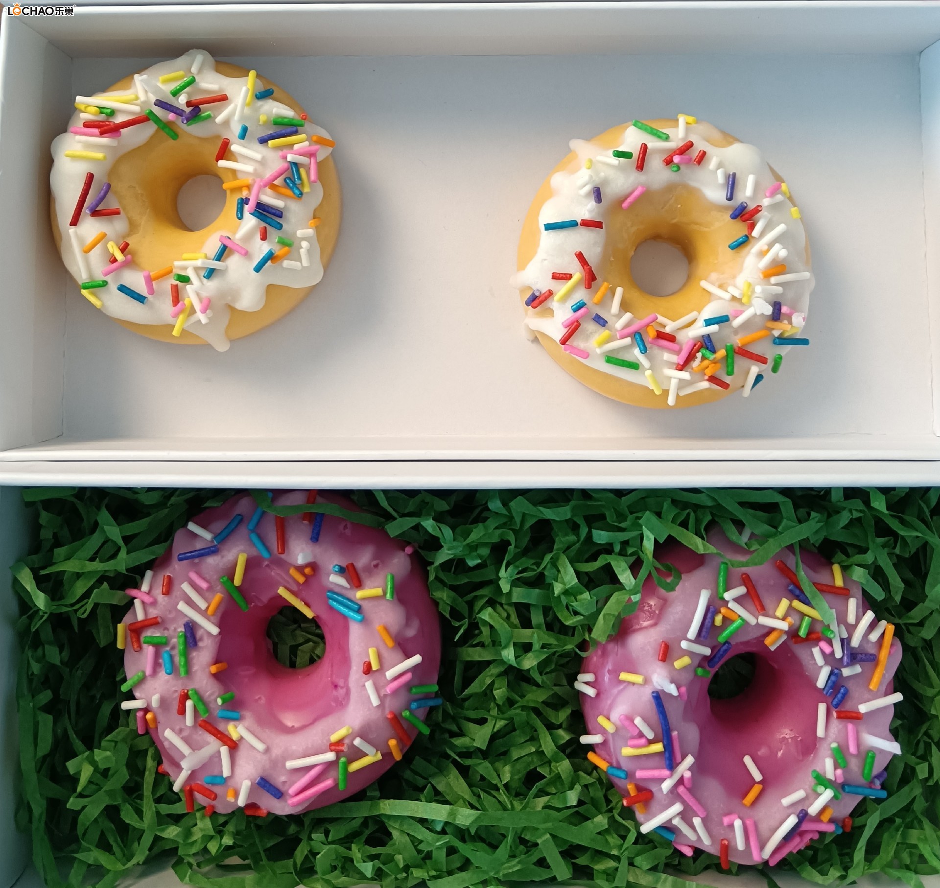 Donut scented candle