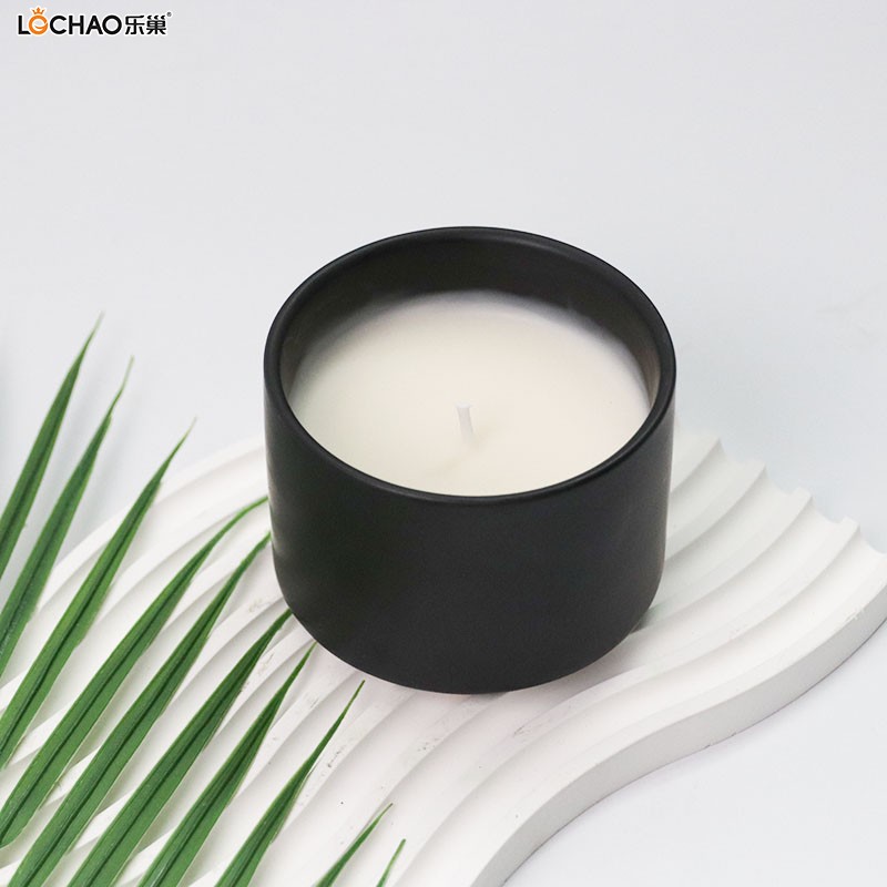 Porcelain jar scented candle.jpg