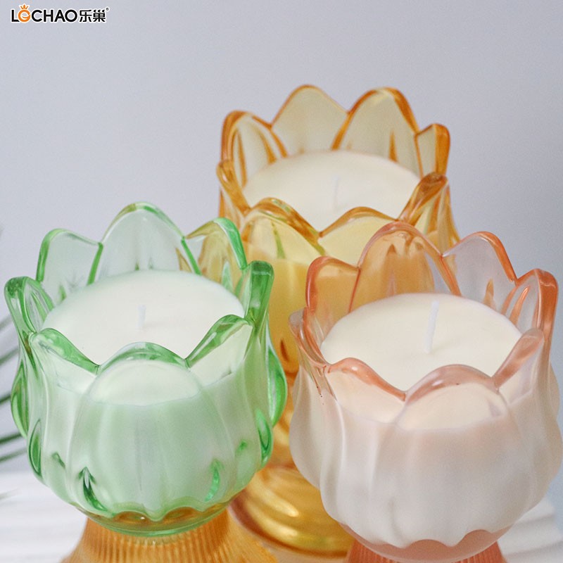 Tulip-shaped glass cup scented soy wax candle